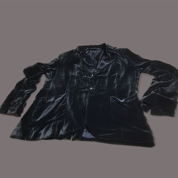 Black Silk velvet blazer by Nu. Dressy but unstructured. Estimated size L - Picture 4 of 6